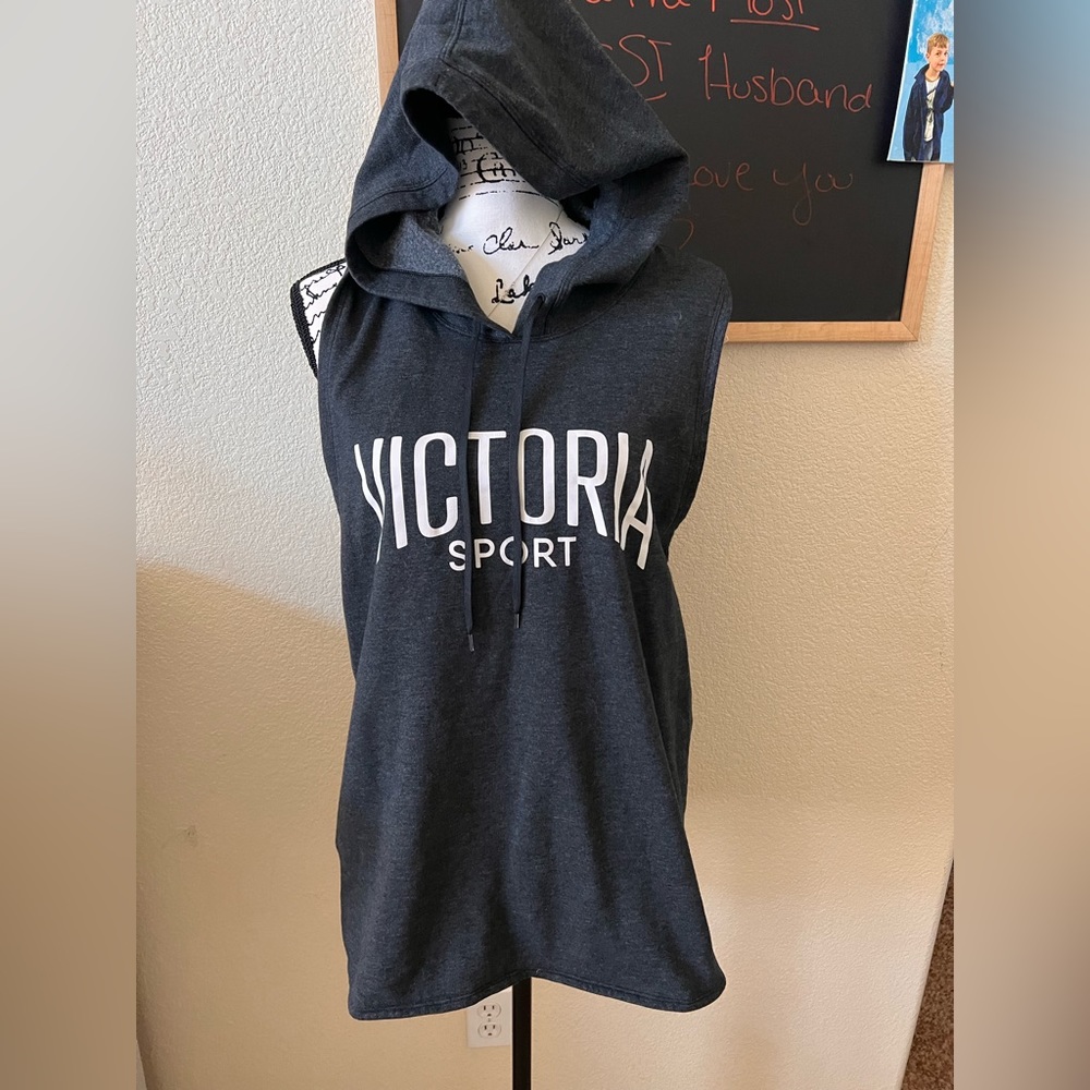 Victoria sport top